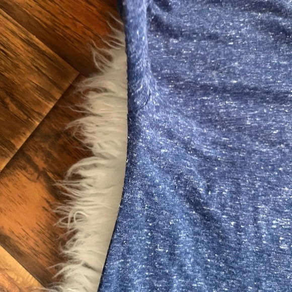 Victoria Secret PINK Blue V Neck LS He Sees You When UR Tweeting Medium - Picture 3 of 9